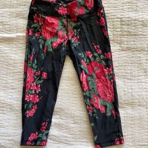 Albion Fit Antigua Floral Crops size Small